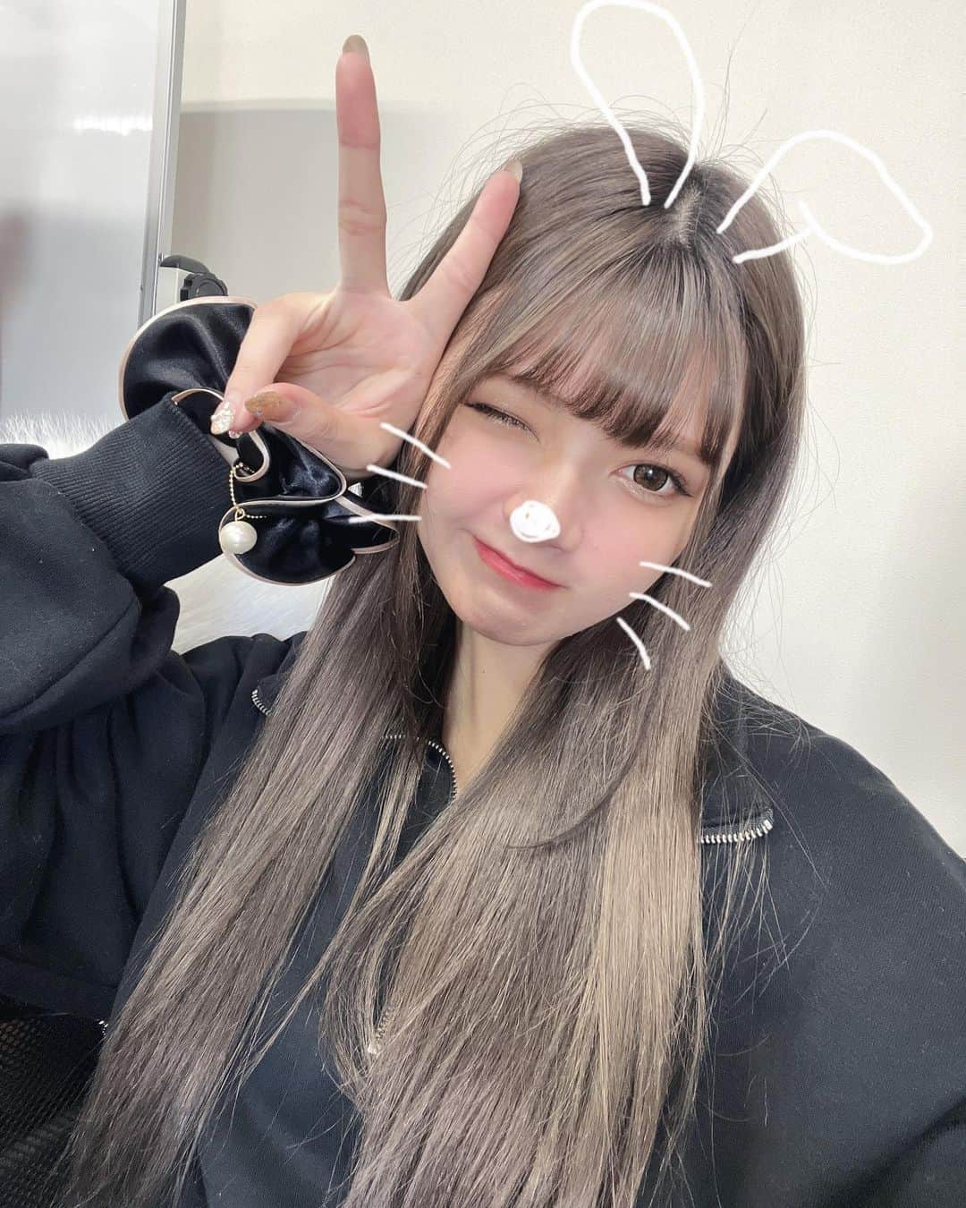 岩永由里奈のインスタグラム：「今年は卯年だからうさぎスタンプ的な？🐰🥕💞」