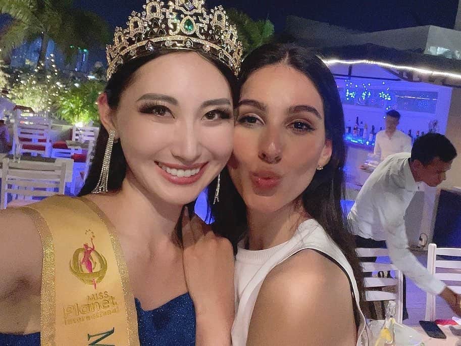 aya onoさんのインスタグラム写真 - (aya onoInstagram)「@realbarbaravitorelli  Miss Global 2017👑 Our beautiful mentor  Miss you😘 　  @missplanetinternational   #missplanetinternational  #missplanetjapan #japan #ayaono #missglobal #missglobal2017  #photoshoot #modebeare #missyou」2月5日 20時40分 - onoaya_official
