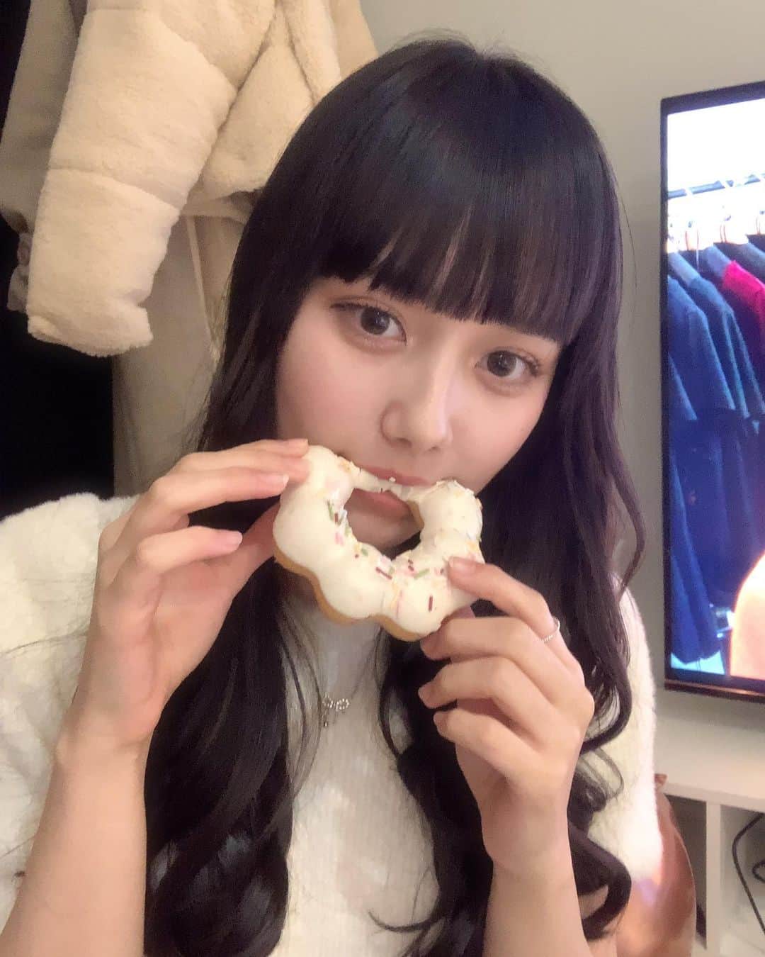 松本恵莉紗のインスタグラム：「ドーナツ食べたい🍩‪‪♡⃛」