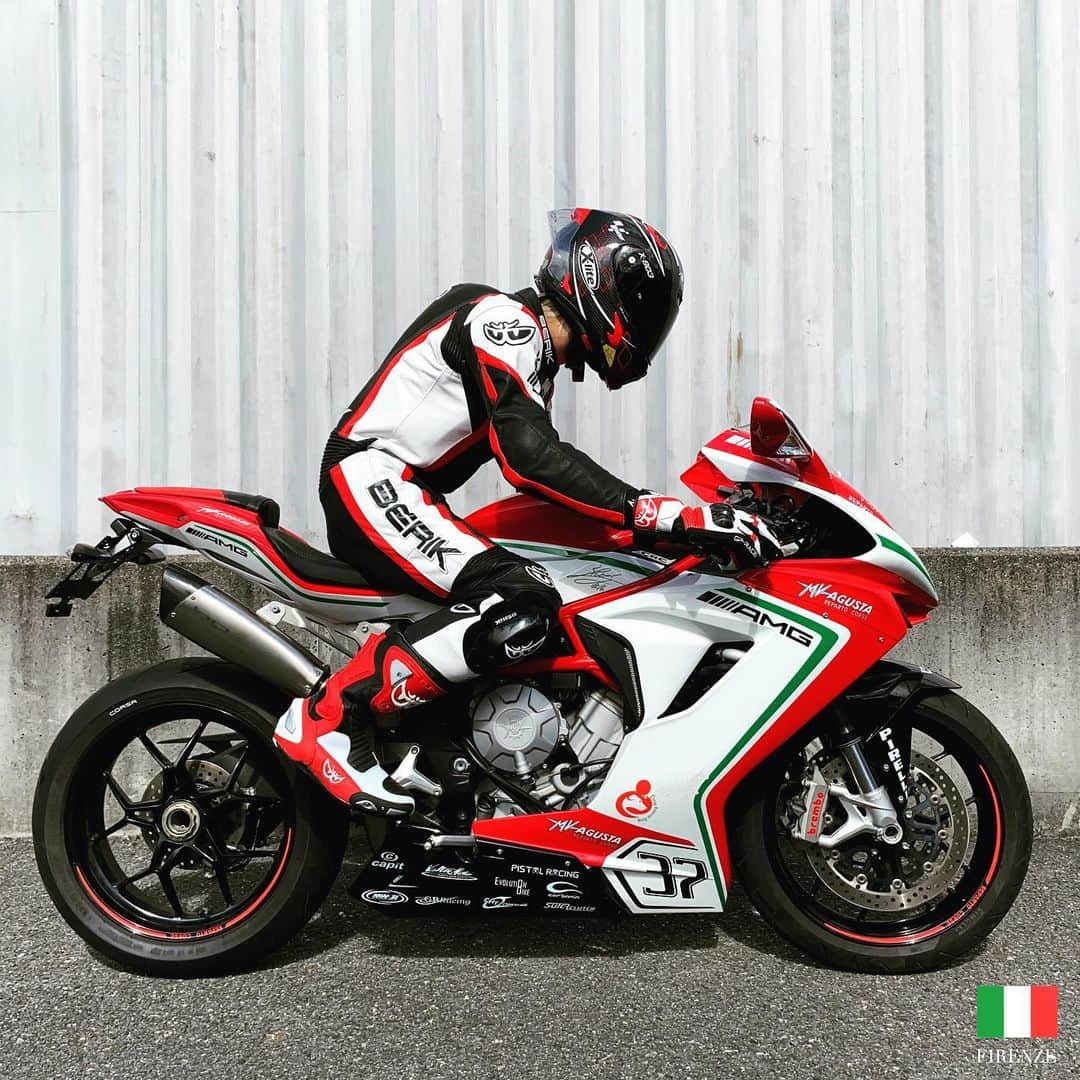 berikのインスタグラム：「#berik #bike #bikewear #racingsuit #boscomoto #italy #mvagusta #f3rc #ベリック #バイク #バイクウェア #レーシングスーツ #ボスコモト #イタリア #mvアグスタ」