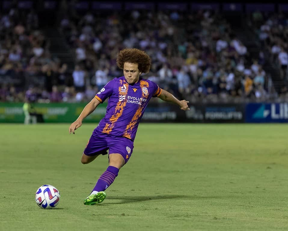 ムスタファ・アミニさんのインスタグラム写真 - (ムスタファ・アミニInstagram)「Tough game we take the point and keep building. Still unbeaten at home 🟣⚽️🏠」2月5日 15時47分 - mustafaamini