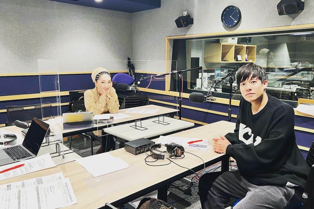 小出恵介のインスタグラム：「DIVAにお会いしてきました🎤⚡️✨  むちゃくちゃ元気だった🌹  2/3（金）放送のMISIAオールナイトニッポンGOLD 放送は#radikoのタイムフリーで👇 http://radiko.jp/share/?t=20230203220205&sid=LFR」