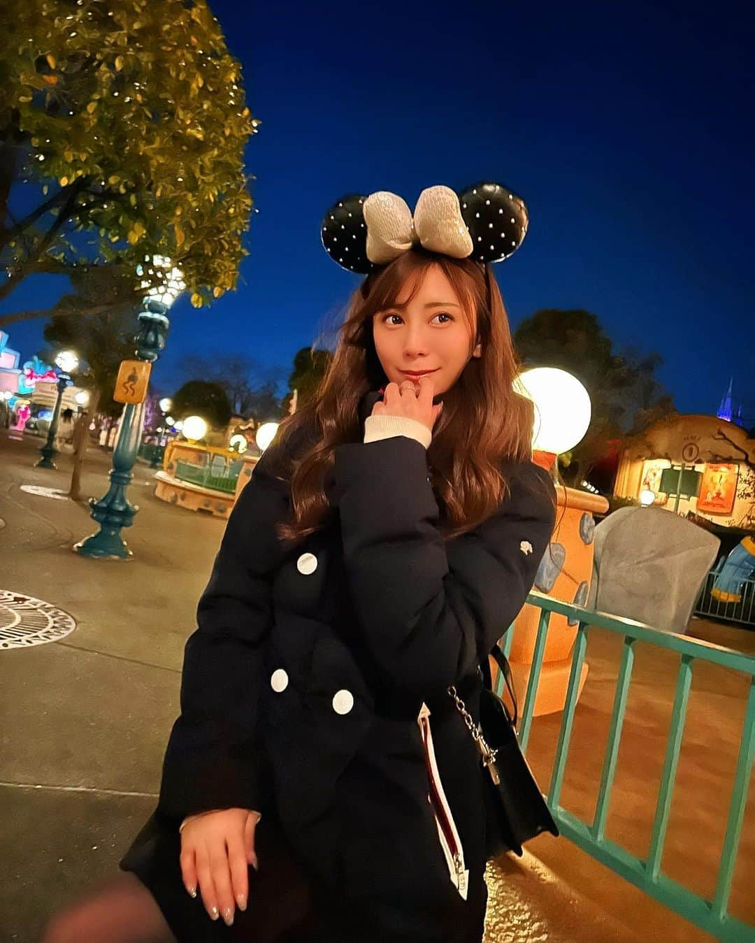 星川凛々花 （仁美まどか）のインスタグラム：「ファンキャップかカチューシャ迷った🐭🏰🤍  #tdl #ディズニーランド」