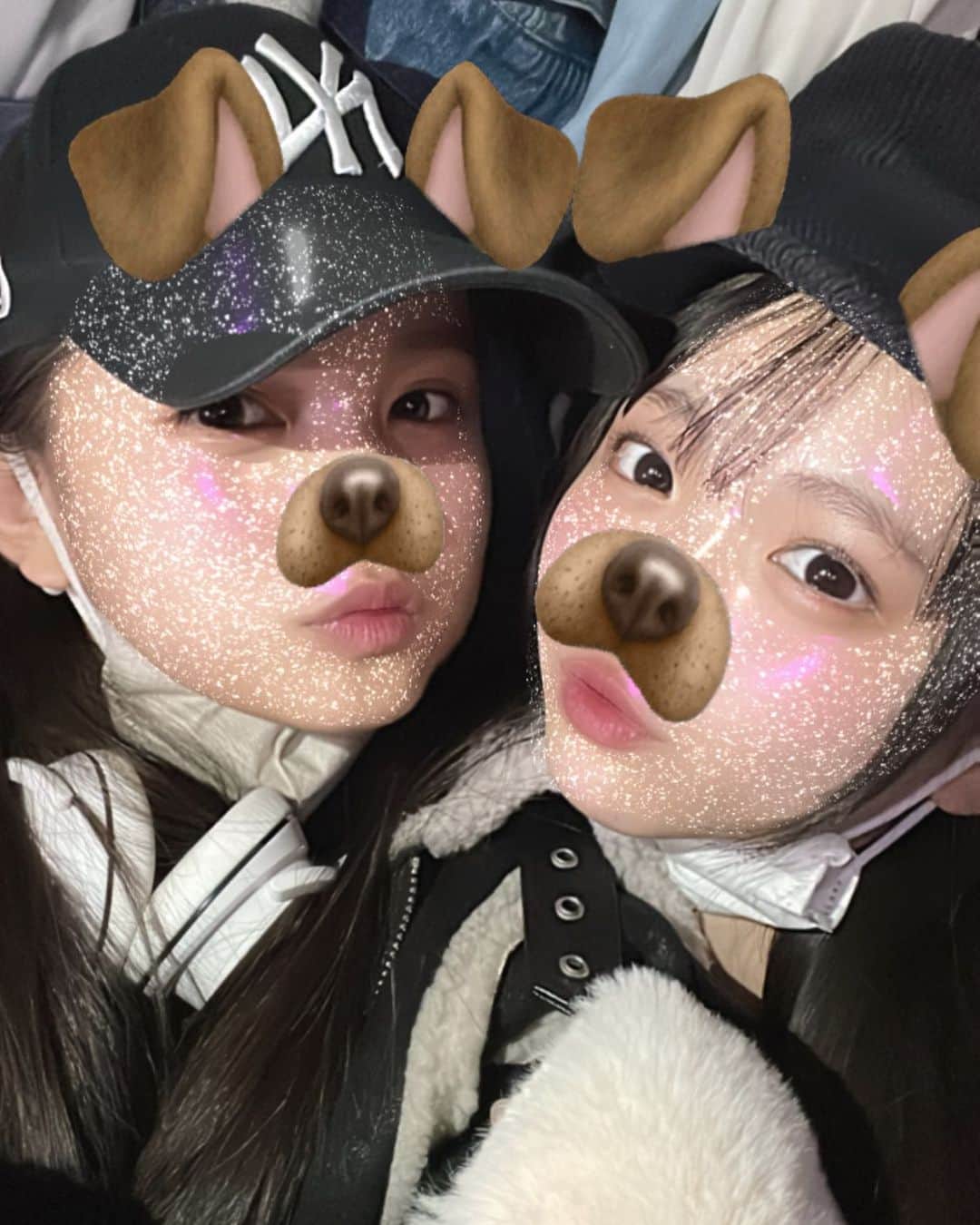 有坂小花さんのインスタグラム写真 - (有坂小花Instagram)「.  お待たせしましたここ最近のはなたばです👥💞  この前駅で立ち話してて気づいたら1時間くらい喋っててびっくりした＾＾  #有坂心花 #ニコラ #nicola #ニコラ3月号発売中 #ニコモ #はなたば」2月5日 17時08分 - kohana_arisaka