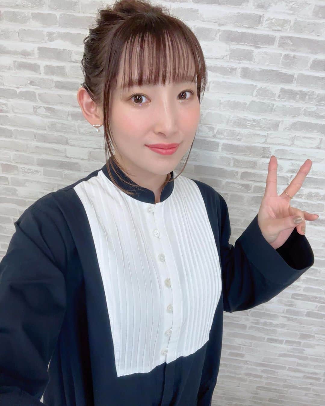 南條愛乃のインスタグラム：「【「あにばーさる」1on1 オンライントークイベント】 2023.2.5 ⁡ ・・・ ⁡ 一対一のオンライントークイベント。 皆さんの住んでる環境やペットちゃんたちや 普段の生活が垣間見れるのは 日常をテーマに歌っているわたしとしてもとても嬉しくて楽しい時間です🥳 ⁡ ・・・ ⁡ ヘアメイク:アサミさん（ @asamihorie_mua ）」