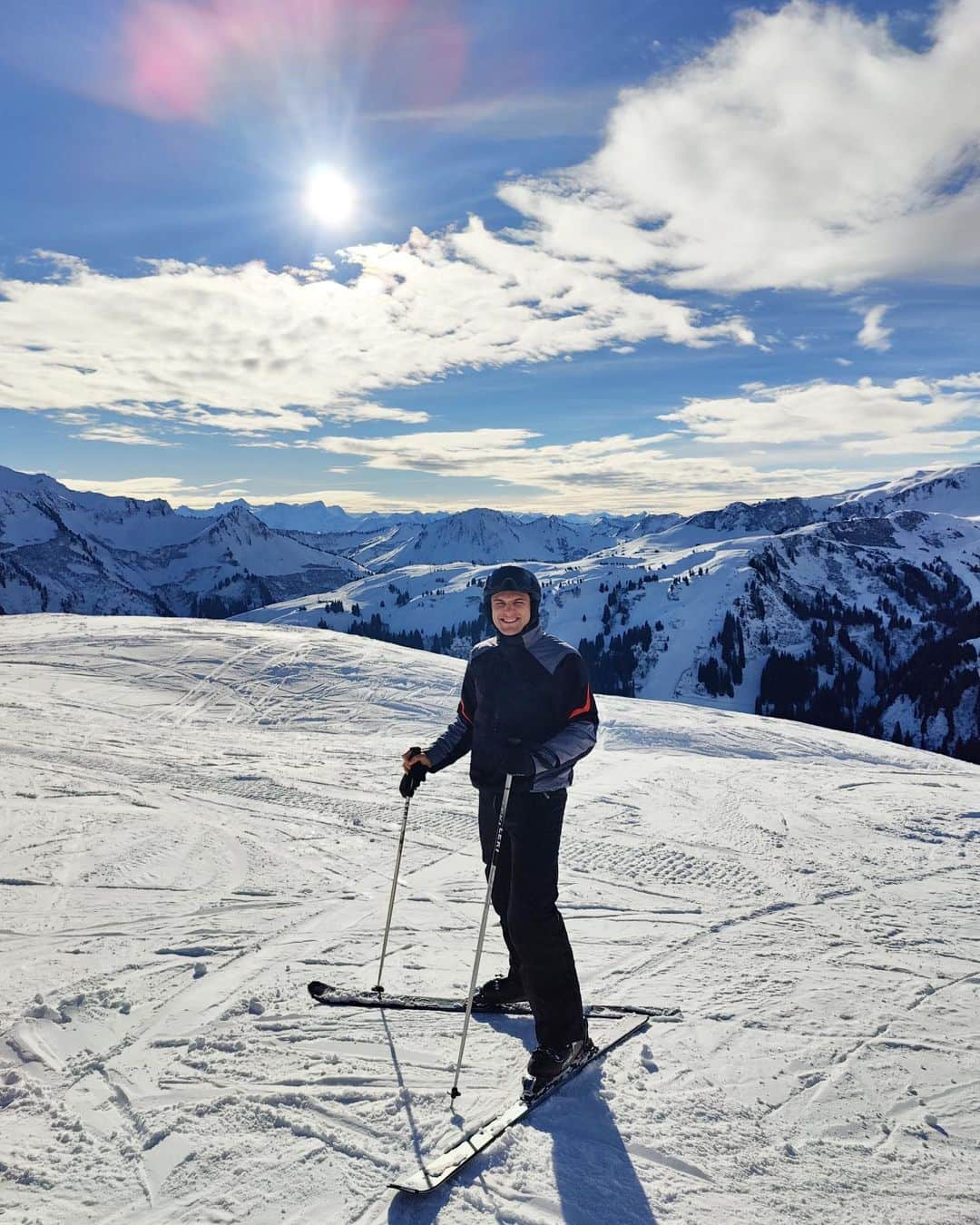 マルセル・キッテルのインスタグラム：「A week in the snow with family and friends ⛄️ My first time skiing, something I couldn’t/ didn’t want to do when I was a professional 🎿 it’s really cool!」