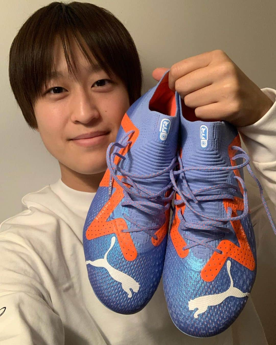 宝田沙織のインスタグラム：「💥FUTURE ULTIMATE💥 New color🔥 フィット感最高！！ このスパイクでたくさん練習して、 今シーズンは更にレベルアップを💪 リーグ戦に向けて頑張ります！！  #pumafootball  @pumafootball_jp  #pumafuture  #縦横無尽#爆速ステップ」