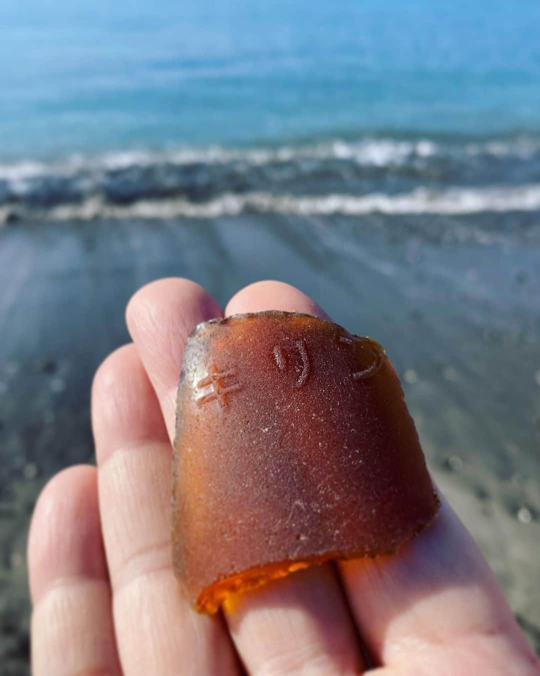 クボタマサヒコのインスタグラム：「🌊 #beachcombing #sea #ビーチコーミング  #キリンビール」