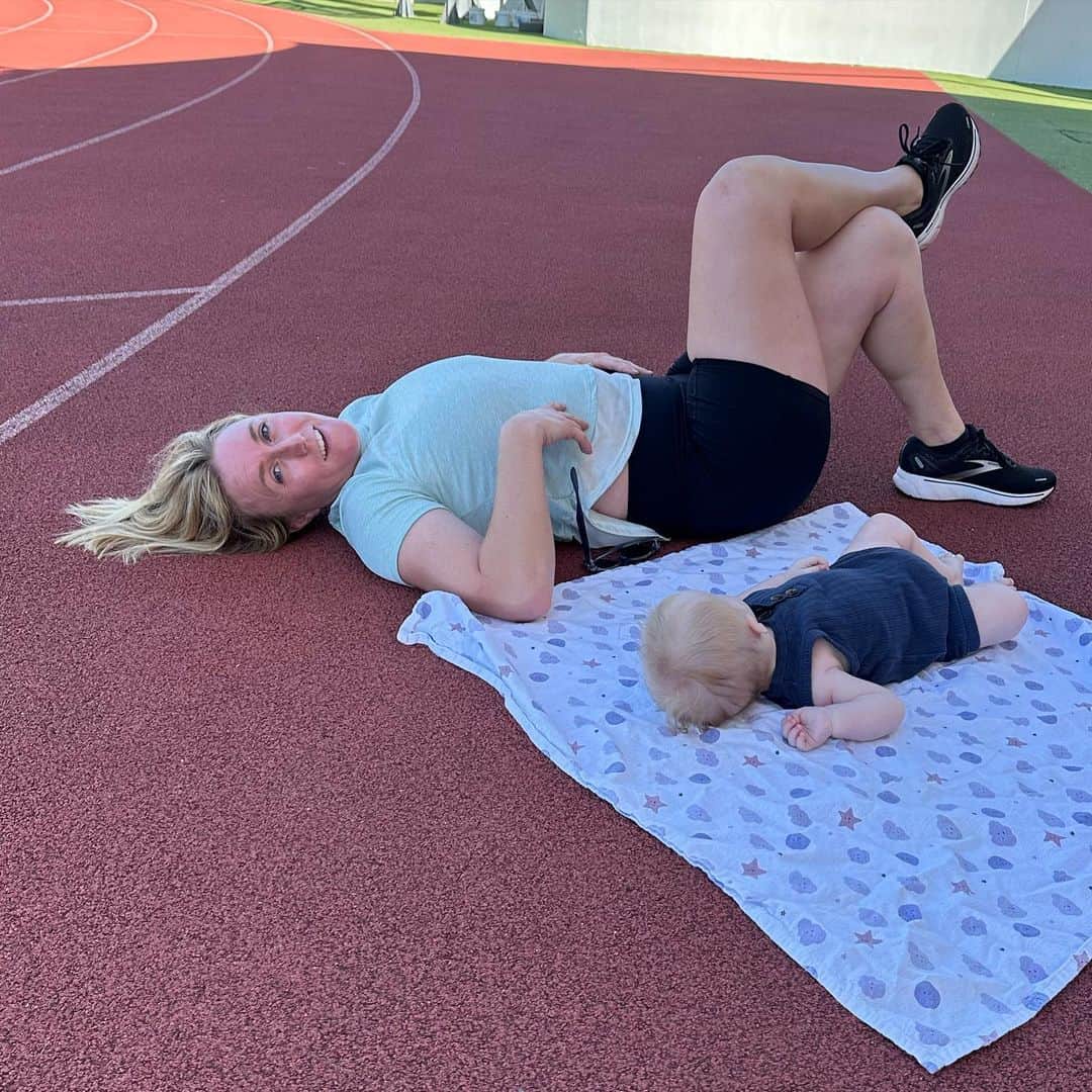 サリー・ピアソンのインスタグラム：「When you’re still smiling after finishing the first week of an introduction to marathon training, you know you’ve made the right choice!」