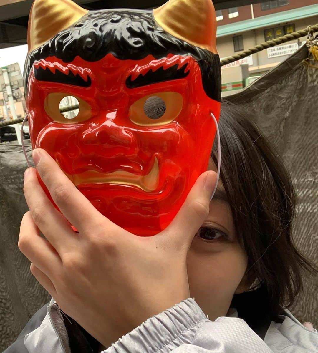 里々佳さんのインスタグラム写真 - (里々佳Instagram)「👹 遅れましたが節分の日は豆まきましたか〜？ 最近親指と人差し指の間に黒子が増えたリリーなのです。👍 1週間ぐらい前に突然現れた」2月5日 19時35分 - ririkaaaaaaaa