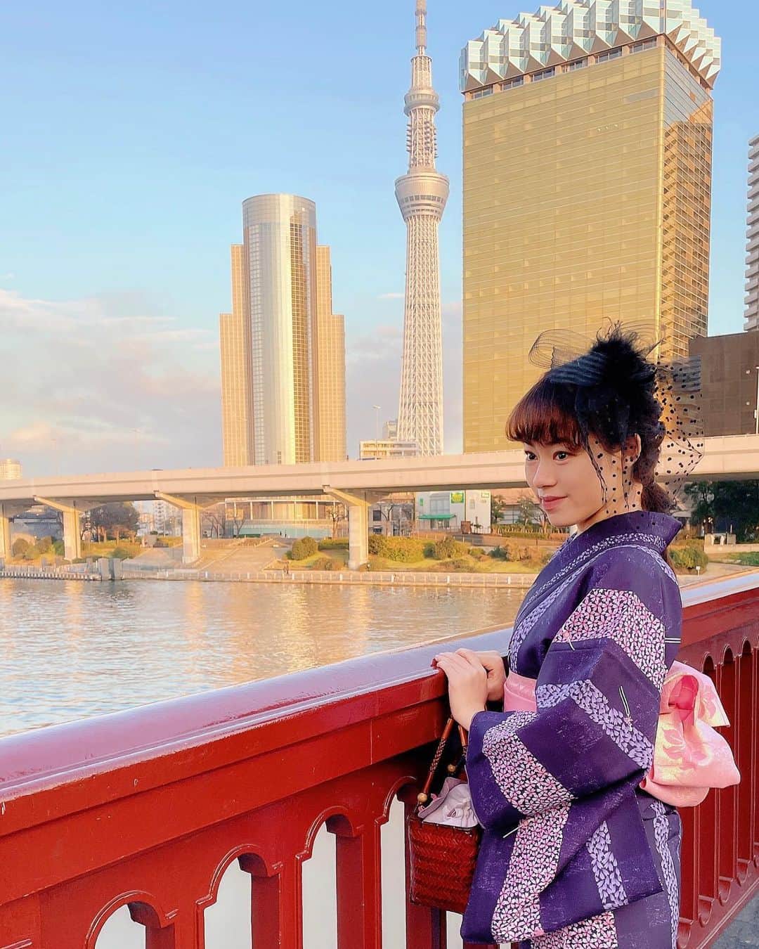 矢内井玲奈のインスタグラム：「ひろなちゃんが撮ってくれたお気に入りの写真📸✨  せっかくだからアップしよー！！  #浅草 #スカイツリー #着物 #kimono」
