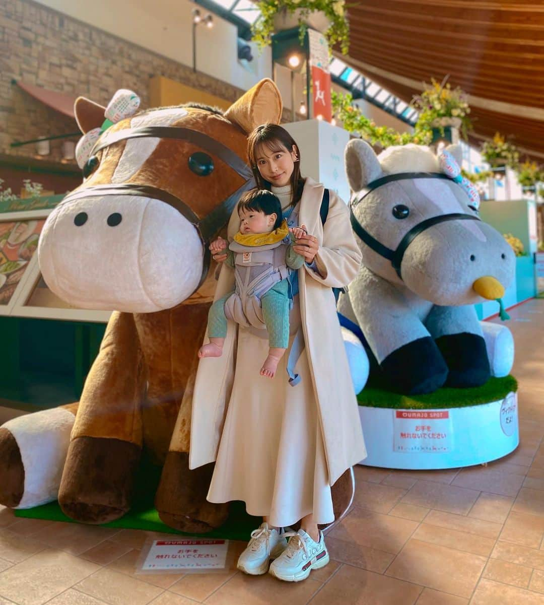 麻倉みなさんのインスタグラム写真 - (麻倉みなInstagram)「東京競馬場って今こんなにも可愛いのね🐴♡  UMAJOのためのcafeや子供との写真スポットも充実してた🙄♡  #東京競馬場 #umajo #umajospot #UMAJO #競馬 #馬 #jra #生後半年 #生後6ヶ月 #男の子ママ #男の子ベビー」2月5日 19時51分 - mina_aa1208