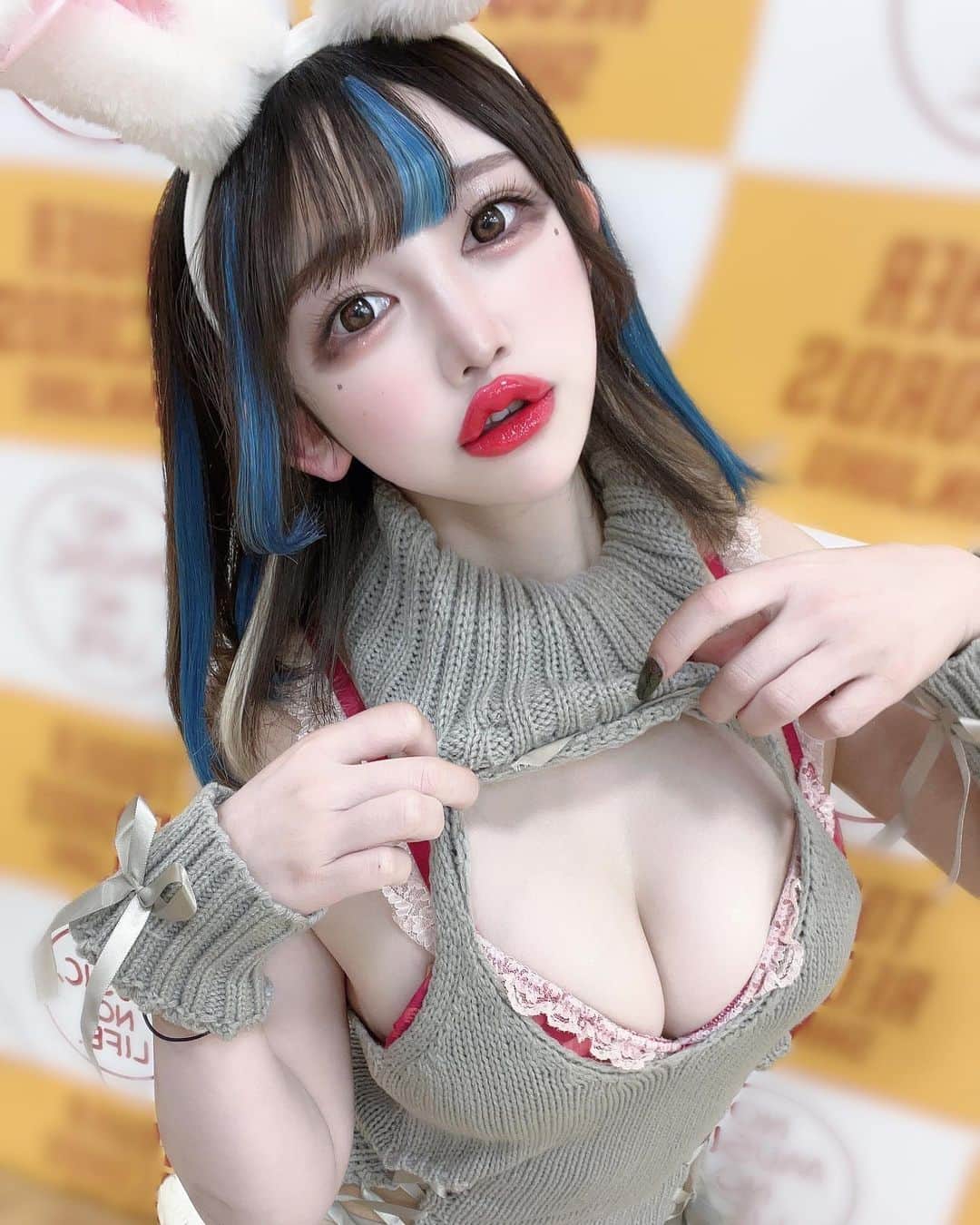 ちゃんもも◎のインスタグラム：「人類を生かす大桃子サンライズ  #グラビア #アイドル #バンもん #歌舞伎町 #自撮り女子」
