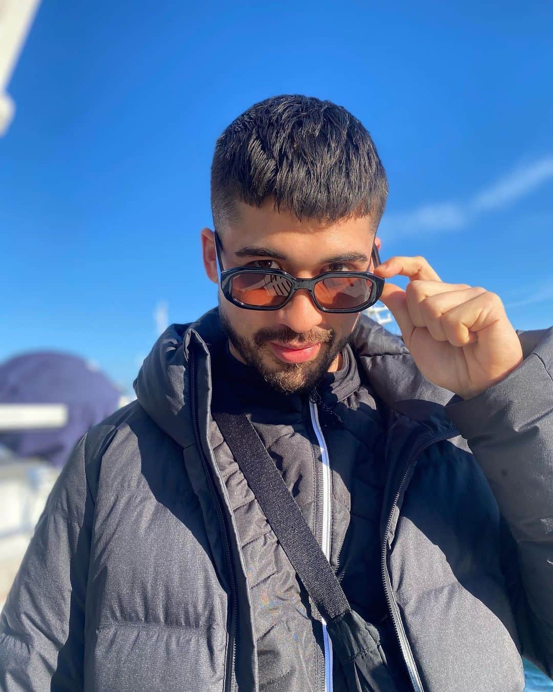 のインスタグラム：「I only sea you 😉😎」