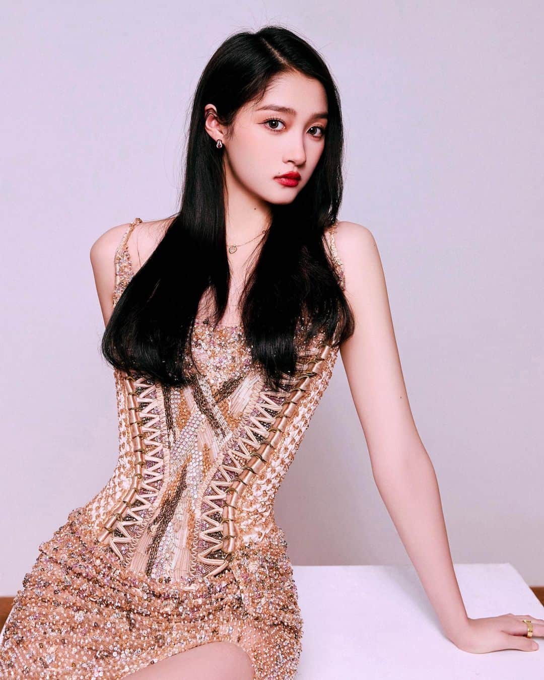 クアン・シャオトン（Guan Xiaotong）のインスタグラム：「🧡💛thx」