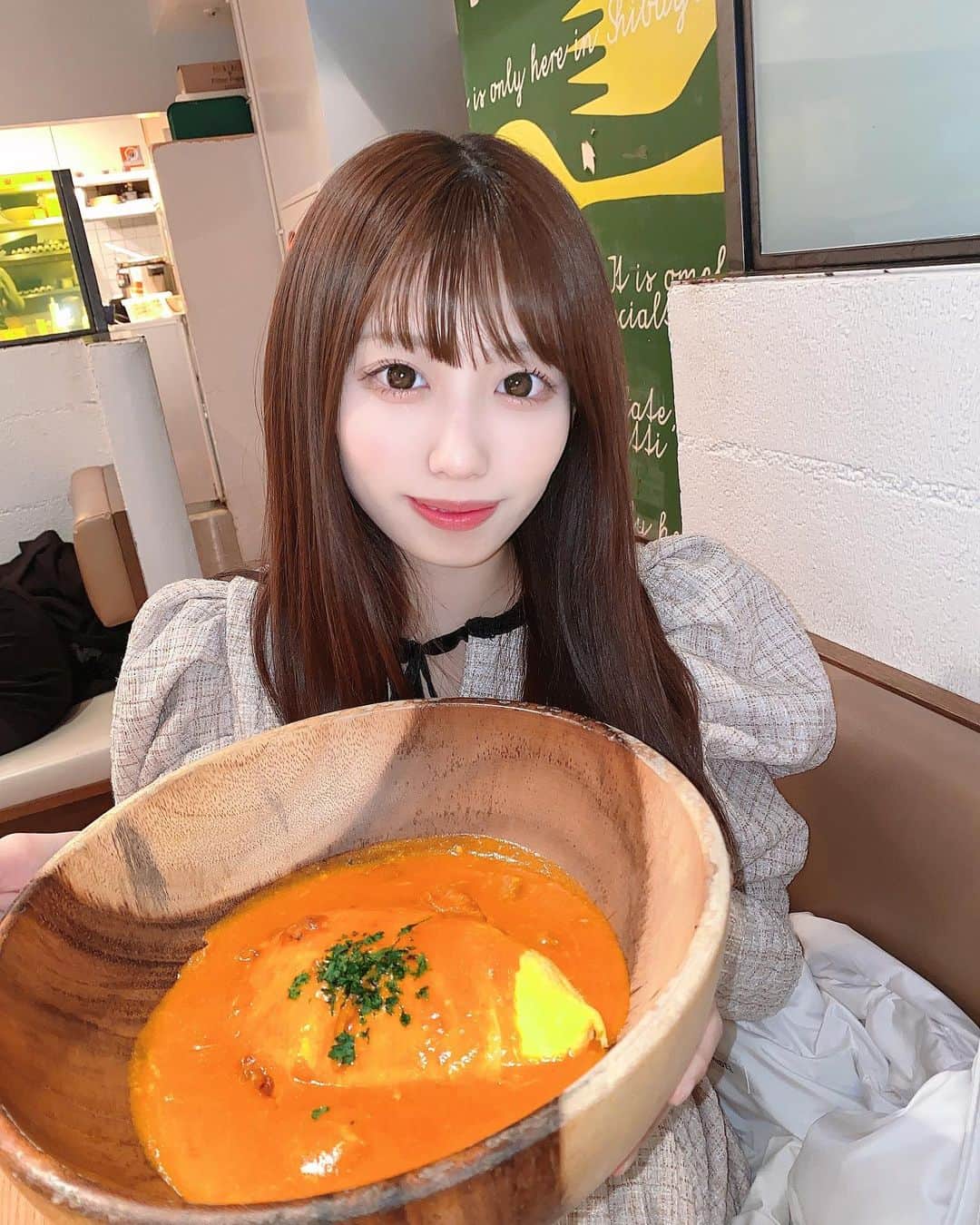 山岸奈津美のインスタグラム：「みてえ！！オムライス！！ ポムの樹でSサイズ頼んだ！！ . . .  みんなはポムの樹で食べるならどのサイズ？？ . . .   #グラビア #水着 #ミスflash2019  #アイドル #モデル #撮影 #撮影会 #写真 #camera #gravure #グラドル」