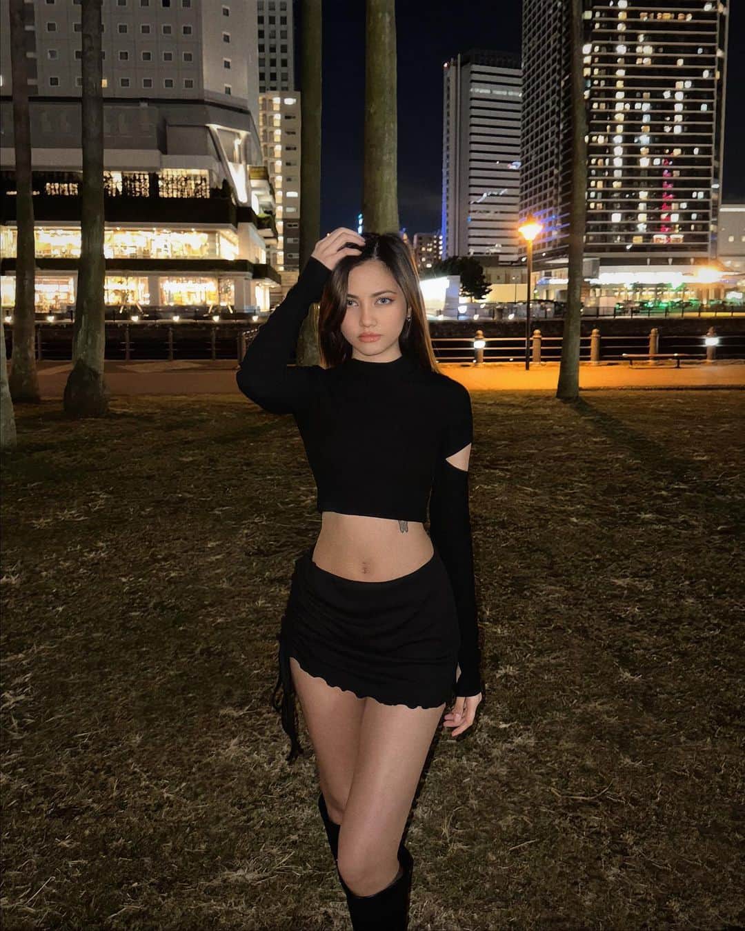 カステロ・ミーアのインスタグラム：「In Yokohama 🎡 I change my color contact  #freelance #model#fashion #ootd #instagood  #モデル」