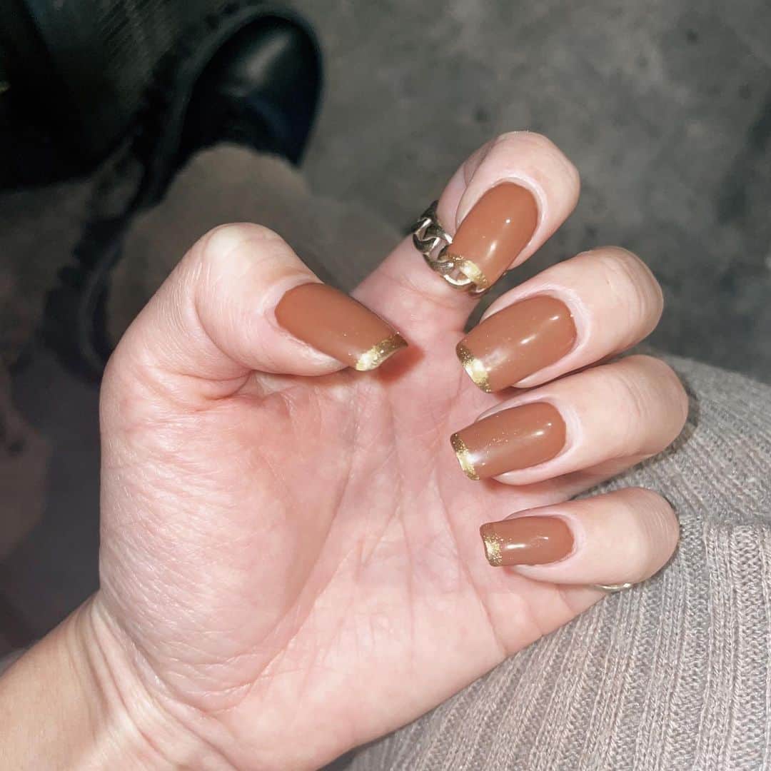のインスタグラム：「♡  Chocolate Nails🍫💅🏾💝  だいぶのびたけども😂  #valentinenails#nails#selfnail#バレンタインネイル#ネイル#ジェルネイル#セルフネイル」