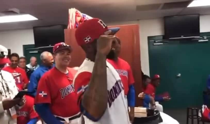 ホセ・レイエスのインスタグラム：「SIEMPRE SI A LA PATRIA.🇩🇴❤️👈🏻  🇩🇴🇩🇴🇩🇴🇩🇴🇩🇴🇩🇴🇩🇴🇩🇴🇩🇴🇩🇴🇩🇴🇩🇴🇩🇴 🇩🇴🇩🇴🇩🇴🇩🇴🇩🇴🇩🇴🇩🇴🇩🇴🇩🇴🇩🇴🇩🇴🇩🇴🇩🇴」