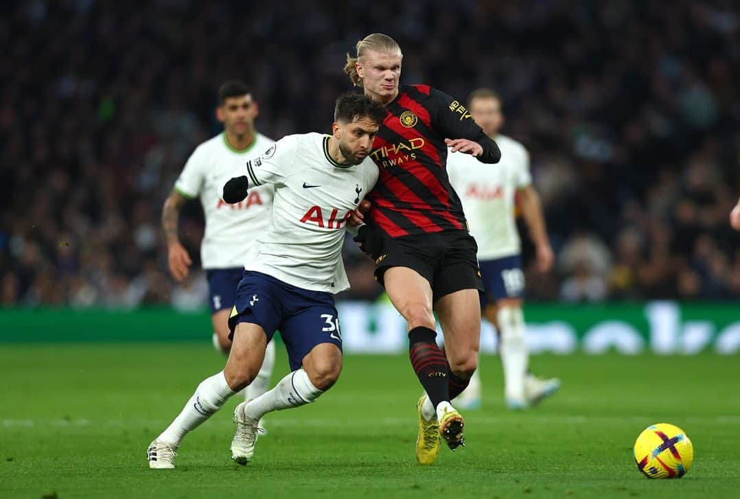 ロドリゴ・ベンタンクールのインスタグラム：「Great team performance today! Amazing achievement @harrykane 🔝⚽️ @spursofficial  Enorme partido del equipo hoy! Felicitaciones @harrykane por este gran logro 🔝⚽️ @spursofficial」