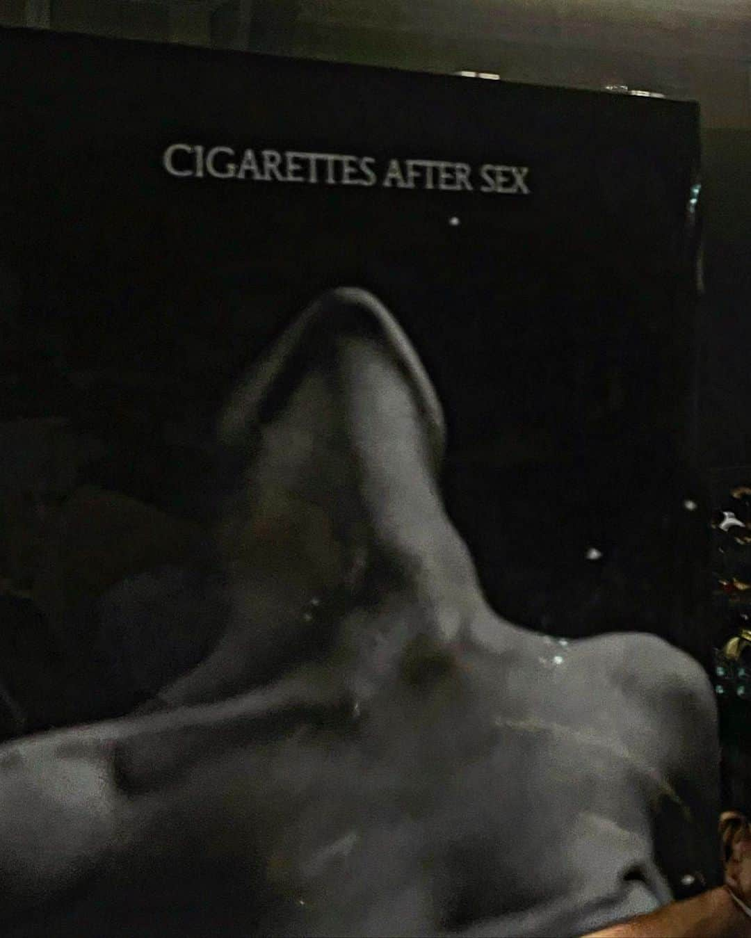 ジョンハさんのインスタグラム写真 - (ジョンハInstagram)「@cigsaftersex  #cigarettesaftersex 🚬🖤」2月6日 14時52分 - 1993kg