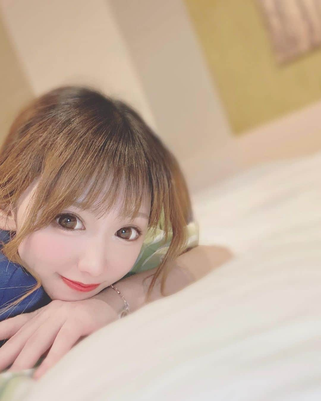 美潤さきあさんのインスタグラム写真 - (美潤さきあInstagram)「社不すぎて家から出れない🫠🫠」2月6日 7時07分 - miuru_sakia