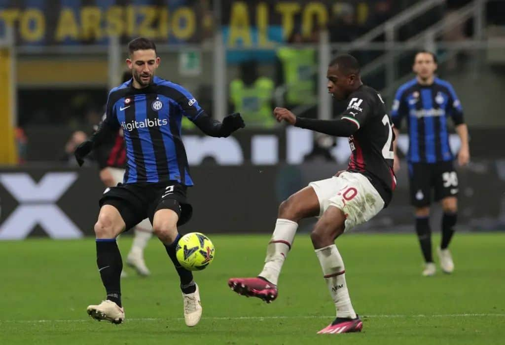 ロベルト・ガリアルディーニのインスタグラム：「MILANO È...🖤💙   #InterMilan」