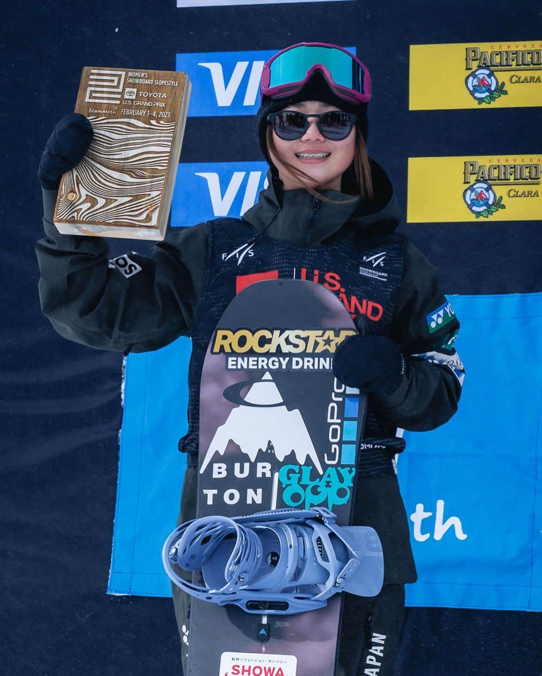 岩渕麗楽さんのインスタグラム写真 - (岩渕麗楽Instagram)「We couldn’t ride the final at Mammoth. But, I’m stoked to get on the podium in slopestyle!! Congrats @_juliamarino 🥇　@annika.overtomorrow 🥉  Photo by @lee_ponzio」2月6日 11時03分 - leila_iwabuchi