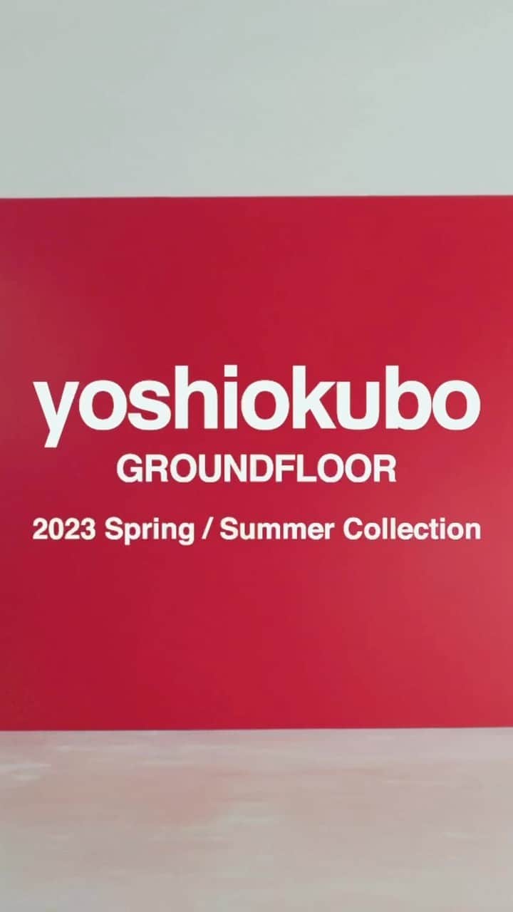 のインスタグラム：「⁡ 23年春夏コレクションの商品展開が始まりました。 ⁡ ▪︎ yoshiokubo Spring / Summer 2023  2023年春夏のシーズンテーマは「HITODAMA（人魂）」。 透かし彫りや組子といった日本古来の「透ける技法」に着想を得たテクニックや、カラフルで透明感のあるテキスタイルを駆使して昇華された洋服が揃う。  ⁡ Film director @koheiigarashi_ ⁡ Director @junyayamada2012 Artistic Director @mitershinichi Soundtrack @licaxxx1 Hair& Makeup& Headpieces @masayoshiokudaira @masayoshiokudairahead ⁡ #yoshiokubo #thinkbeforwear #ヨシオクボ #ykgf #pfw #yoshiokubo23ss」