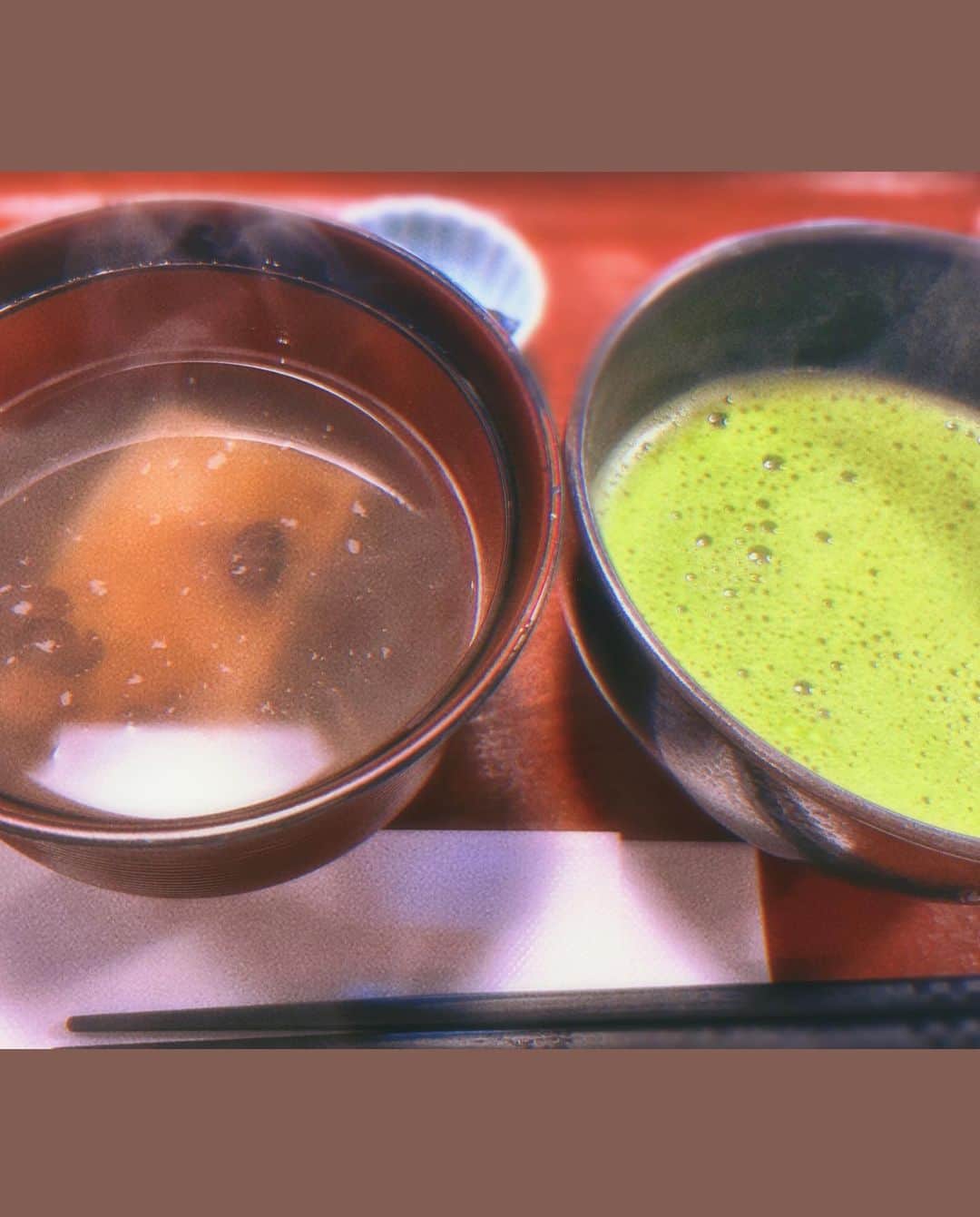 竹上萌奈さんのインスタグラム写真 - (竹上萌奈Instagram)「⁡ #京都 で茶をしばいた日🍵 ⁡ 洋も和もしばいてやった☕︎ ⁡ #茶をしばく という関西弁好きです ⁡ ⁡ ⁡ ⁡ ⁡ #京都グルメ #カフェ巡り  #京都カフェ  #渡月橋 #餅 #日本 #和 #紅茶  #ロイヤルミルクティー  #japan #アナウンサー」2月6日 12時17分 - takegami_moena