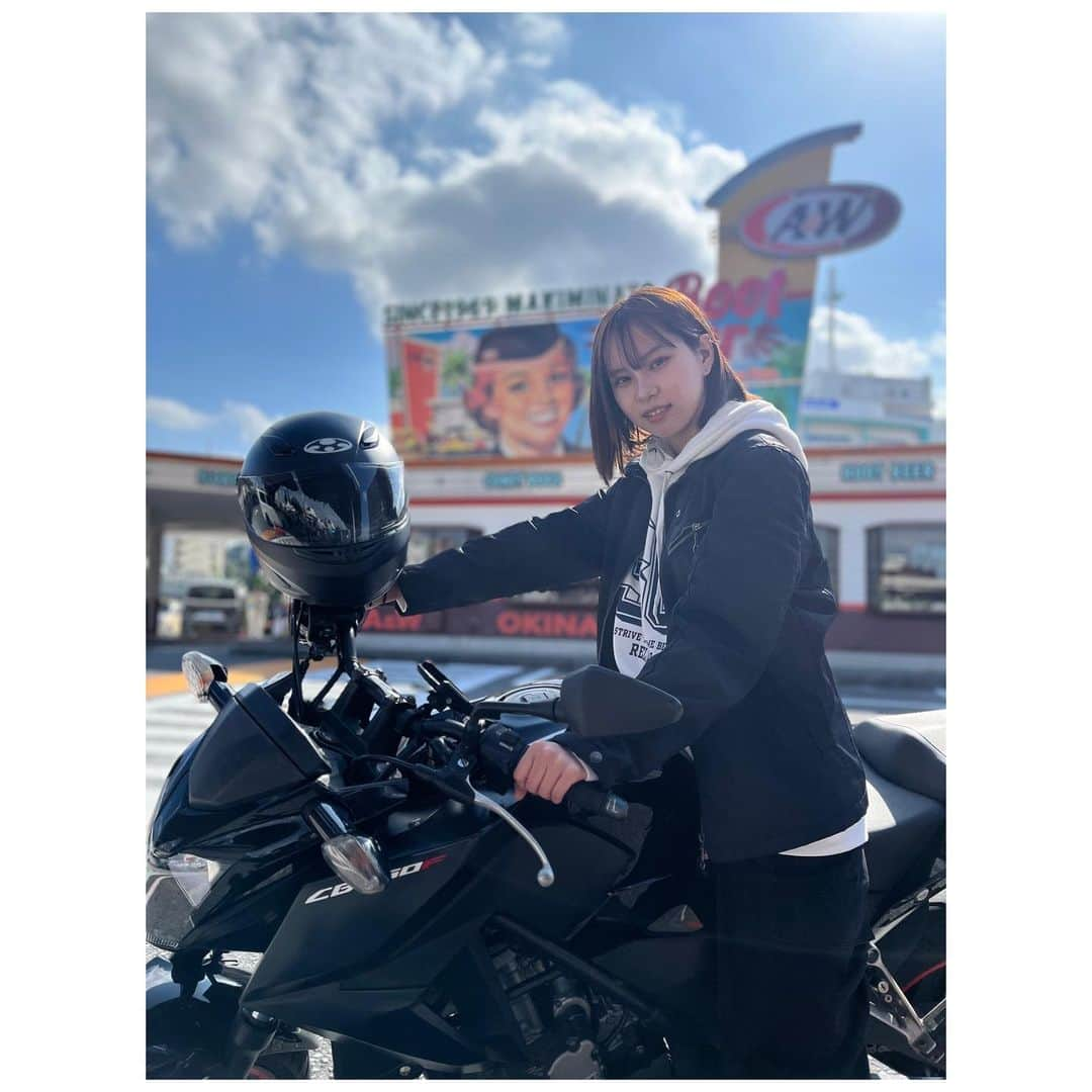 比嘉琉々香さんのインスタグラム写真 - (比嘉琉々香Instagram)「バイク乗った時の写真ドーン🏍³₃  #沖縄 #cb250f #バイク女子」2月6日 12時49分 - ru_ru3080