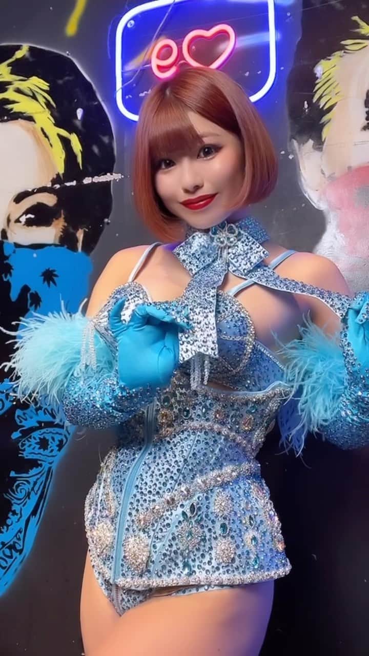 のインスタグラム：「新作お衣装撮影💙🫧」