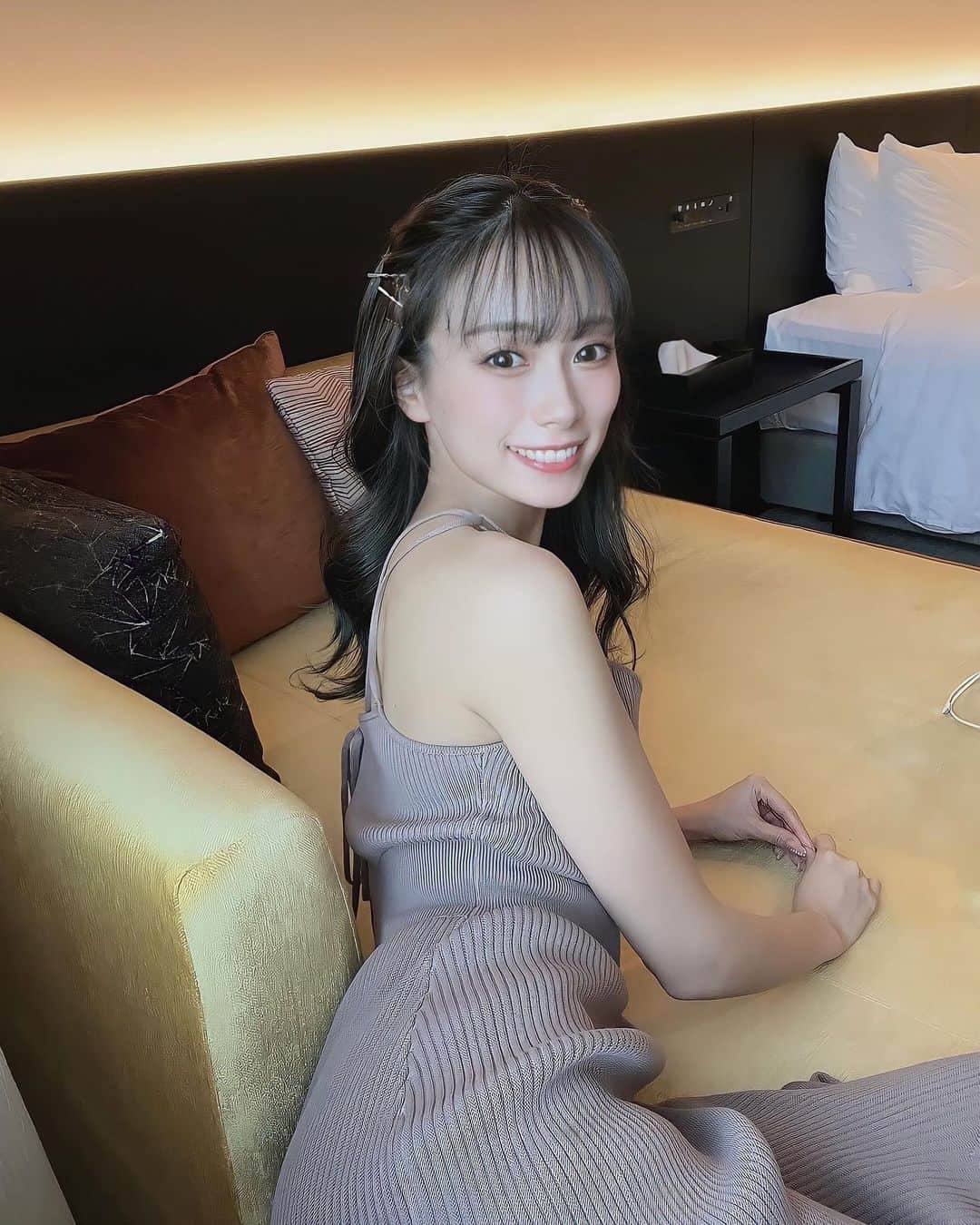 岡島彩花のインスタグラム：「・  今日は1日お休みだったので、 エステ行って買い物してきた☺️🛍  いい気分転換になった〜👼🏻  明日から連勤！ ２月１１日（土）14:00-21:00まで ボートレースチケットショップ呉で予想会です🚤  今週も頑張ります！ よろしくお願いしますー😊」