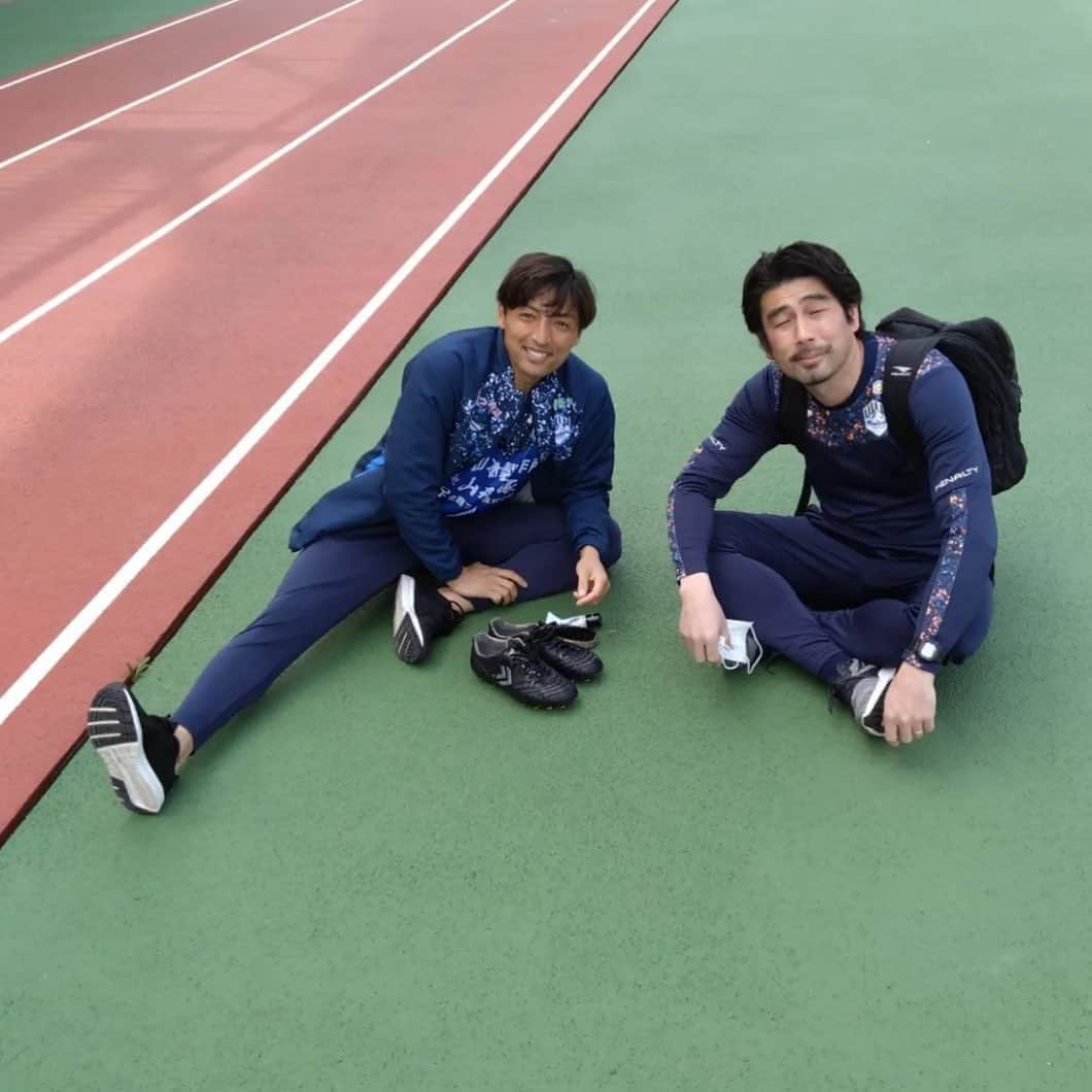 山田拓巳さんのインスタグラム写真 - (山田拓巳Instagram)「2次キャンプ終了。 あっという間に開幕まであと2週間。 霧島の皆さん素晴らしい環境をありがとうございました‼︎ 佐々木TOCちょっとお疲れ気味かなw #モンテディオ山形  #ヒュンメル」2月6日 16時49分 - takumiyamada.6