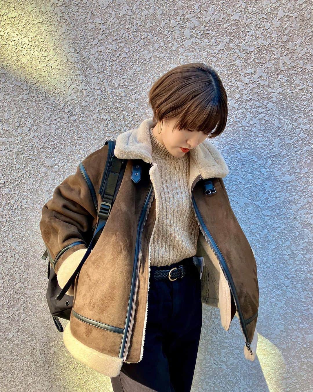 のインスタグラム：「ちょっとだけ暖かくなってきたんじゃない？（とか言ってまたすぐ寒くなるんだよね大体）  #beams#ボアジャケット#ショートヘア#マッシュショート」