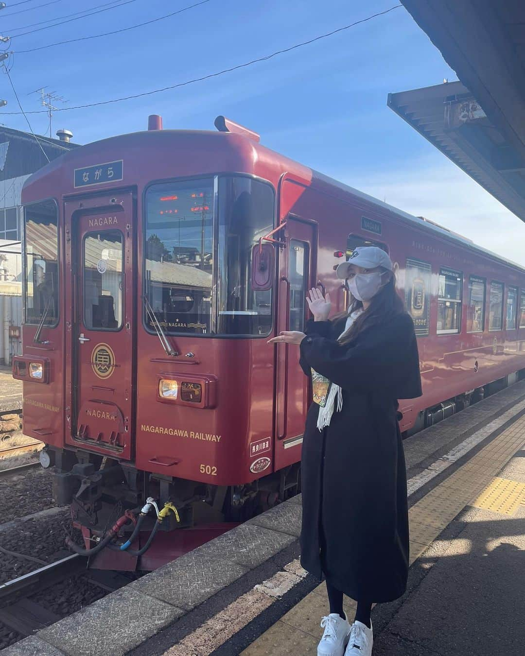 市ノ瀬アオのインスタグラム：「・ 「長良川鉄道×マーダーミステリー」 全4回ゲストとして参加させていただきました お越しくださった皆様ありがとうございました☺︎︎︎︎ ⁡ 毎回新しい出会いと発見があり新鮮で、貴重な体験ができました＾＾ 映画に続き、地元の郡上でお仕事ができてとても幸せでした❁ また大好きな地元でお仕事できたらいいな～♡ ⁡ #郡上#長良川鉄道#マーダーミステリー#市ノ瀬アオ」