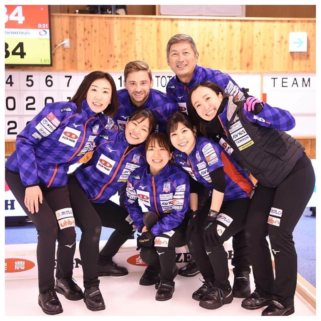 吉田夕梨花のインスタグラム：「. Japan curling championship2023🏆 . . . アスリートにとって無観客で試合をする寂しさと悔しさ。それでも画面越しで大きなパワーを送り続けてくれたファンとの1週間の日本選手権が終わりました。 . . 次はスウェーデンです🇸🇪 しっかり準備してまたチームで頑張ります！ . . そして朝から晩まで良いアイスを作り続けてくれたアイスメーカーとスタッフの方々、大会関係者の皆様にありがとうの気持ちでいっぱいです😊 . . . #ロコソラーレ #jcc2023 #familyphoto  #JCCオールアップです #完」