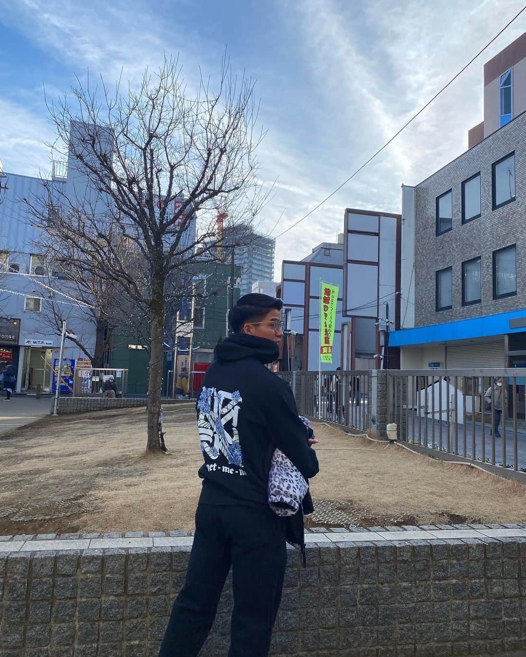 津波響樹のインスタグラム：「. 沖縄の友達が作ったアパレルがとても可愛いよ🥀 沖縄の人も沖縄に寄った人も是非✌︎  👕アパレル @kiprac_official  🏠取扱店舗 @orionfactory  @digdug_okinawa   #kiprac #orionfactory #digdug #okinawa」
