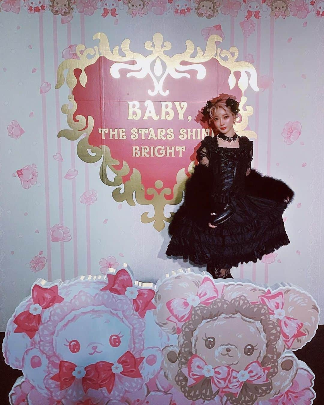 北出菜奈さんのインスタグラム写真 - (北出菜奈Instagram)「_ _ 🐰🧸💕  @babythessbofficial   Lolita Forever🌹  #lolitafashion  #lolitastyle  #lolitadress #ロリータ #ロリータファッション #ロリィタ」2月6日 18時40分 - nana_kitade