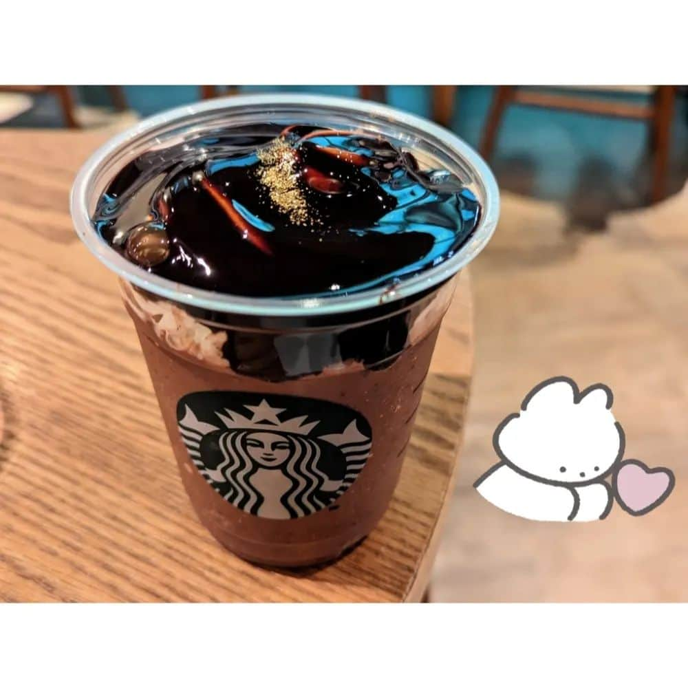 片瀬美月のインスタグラム：「🧋☕🧋⁡ ⁡*⁡ ⁡*⁡ ⁡*⁡ ⁡オペラフラペチーノのんだよ⁡ ⁡チョコよりアーモンドがつよかったナ⁡ ⁡*⁡ ⁡*⁡ ⁡*⁡ ⁡🧋☕🧋⁡ ⁡#オペラフラペチーノ ⁡ ⁡#スタバ ⁡ ⁡#スタバ新作 ⁡ ⁡#starbucks」