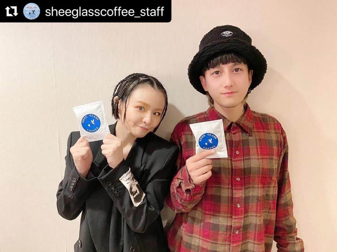 misoNosukeさんのインスタグラム写真 - (misoNosukeInstagram)「. . ただでさえお世話になりっぱなしなのに 最高のコーヒーを有り難うございます♡  ↓  #Repost @sheeglasscoffee_staff with @use.repost  スタッフのさまざまなご縁により misoNosukeさんに  @sheeglasscoffee のドリップを お渡しさせていただきました❤️  毎朝コーヒーを飲むというお二人の ホッとする時間になりますように。  アラサーの青春🎶倖田來未さん＆misonoさん姉妹🎶🎤✨(投稿者の歳がバレる)  ヘキサゴンとロンハー📺❤️放送の 次の日の学校の話題はテッパンだったなー。  misonoさんの生歌に鳥肌、感動しました❤️ 当たり前だけどガチうますぎ！  写真撮りましょー！と言っていただいて 本当にありがとうございました😭  ご縁に感謝です！ @nosukedrummer   #コーヒーのある暮らし  #コーヒータイム  #コーヒー好きな人と繋がりたい  #函館グルメ  #コーヒー #misono  #nosuke  #misonosuke」2月6日 19時06分 - misono_koda_official