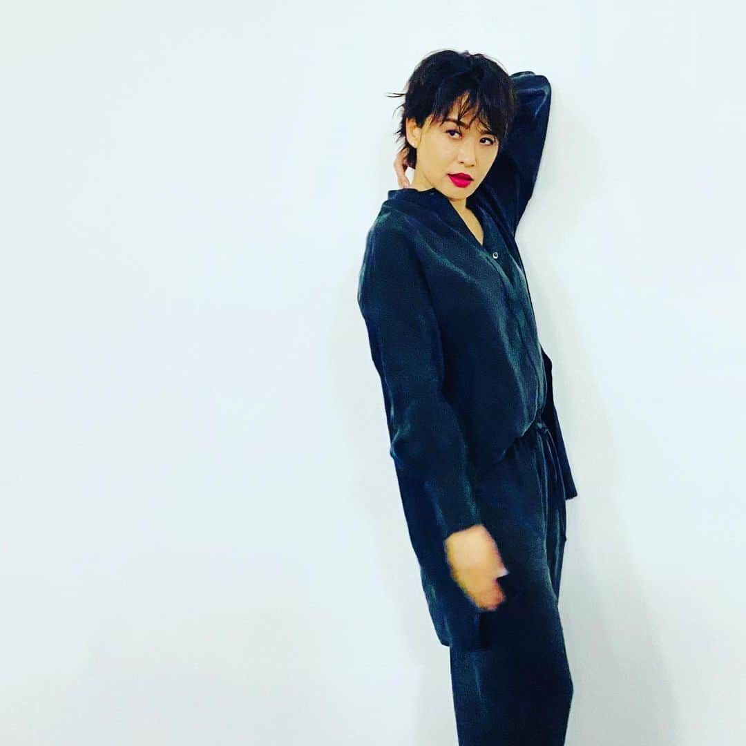 杉村理恵子さんのインスタグラム写真 - (杉村理恵子Instagram)「鈴木砂羽さん カッコ良い  #鈴木砂羽 #ハンサムショート女子  #ヘアメイク」2月6日 19時15分 - hair_make_osugi