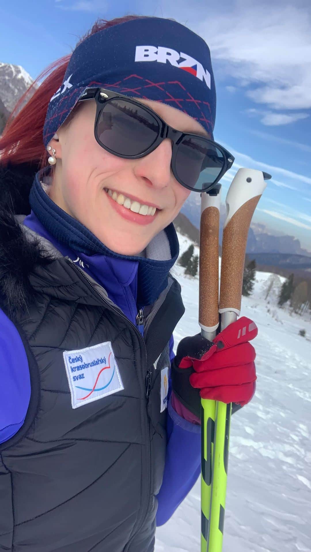 エリスカ・ブレジノワのインスタグラム：「Weekend getaway 🙃🇮🇹  #skating #xcskiing #skiing #race #ski #mountains #sunny #italy #sport #getaway #weekend」
