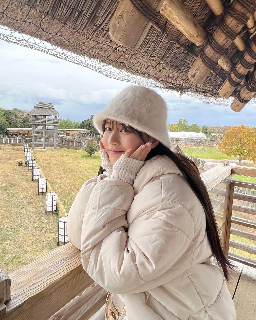 のインスタグラム：「お仕事で佐賀に帰ってた時のオフ日~！小学校か中学校ぶりの吉野ヶ里遺跡😹✌🏻 懐かしすぎた…笑  #佐賀県 #佐賀観光 #吉野ヶ里遺跡」