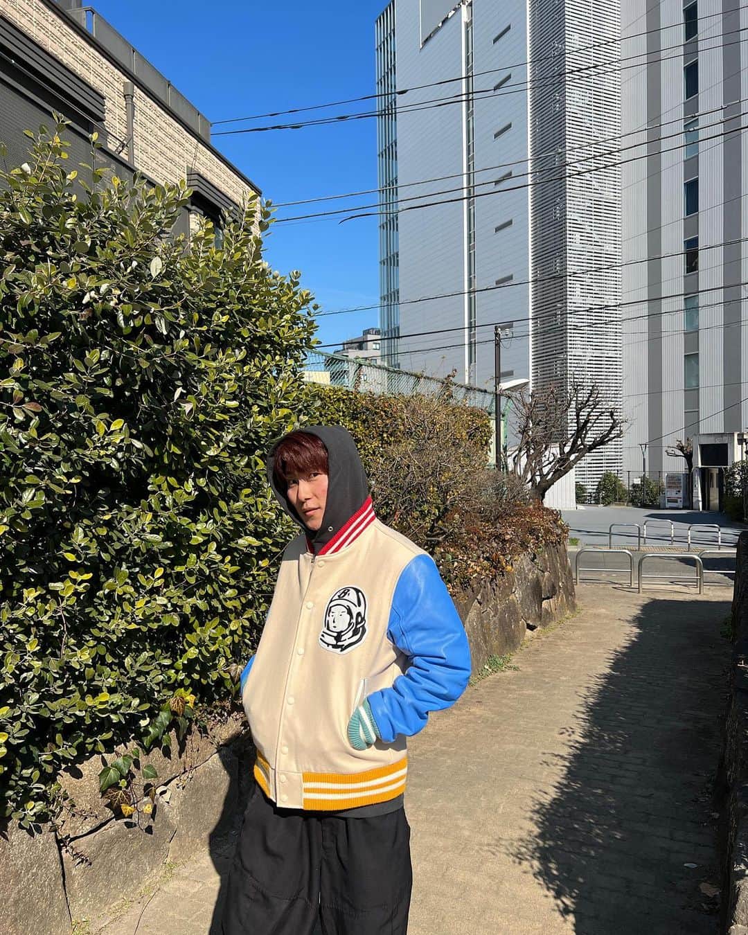 あむぎりさんのインスタグラム写真 - (あむぎりInstagram)「久しぶりにパーカーを着た🏃‍♂️」2月6日 20時59分 - com.amugiri