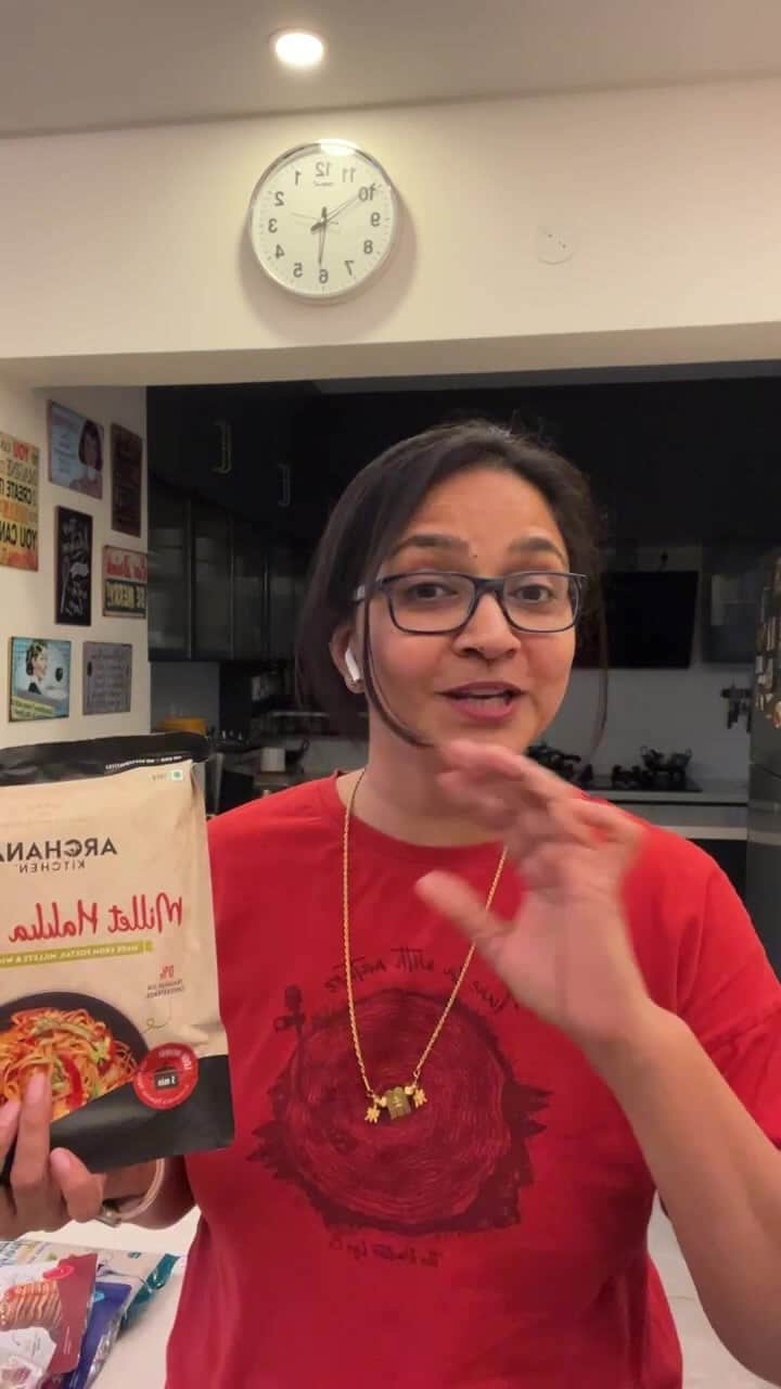 Archana's Kitchenのインスタグラム：「Just a quick ask me any thing session on recipes  and our millet based products ❤️ thank you for joining .  If you would like to shop our products - comment below   And if you would like to see a new product in our product line - comment below too ❤️  #reels #reelsinstagram #live #millet #recipe #healthyeating  #archanaskitchen」