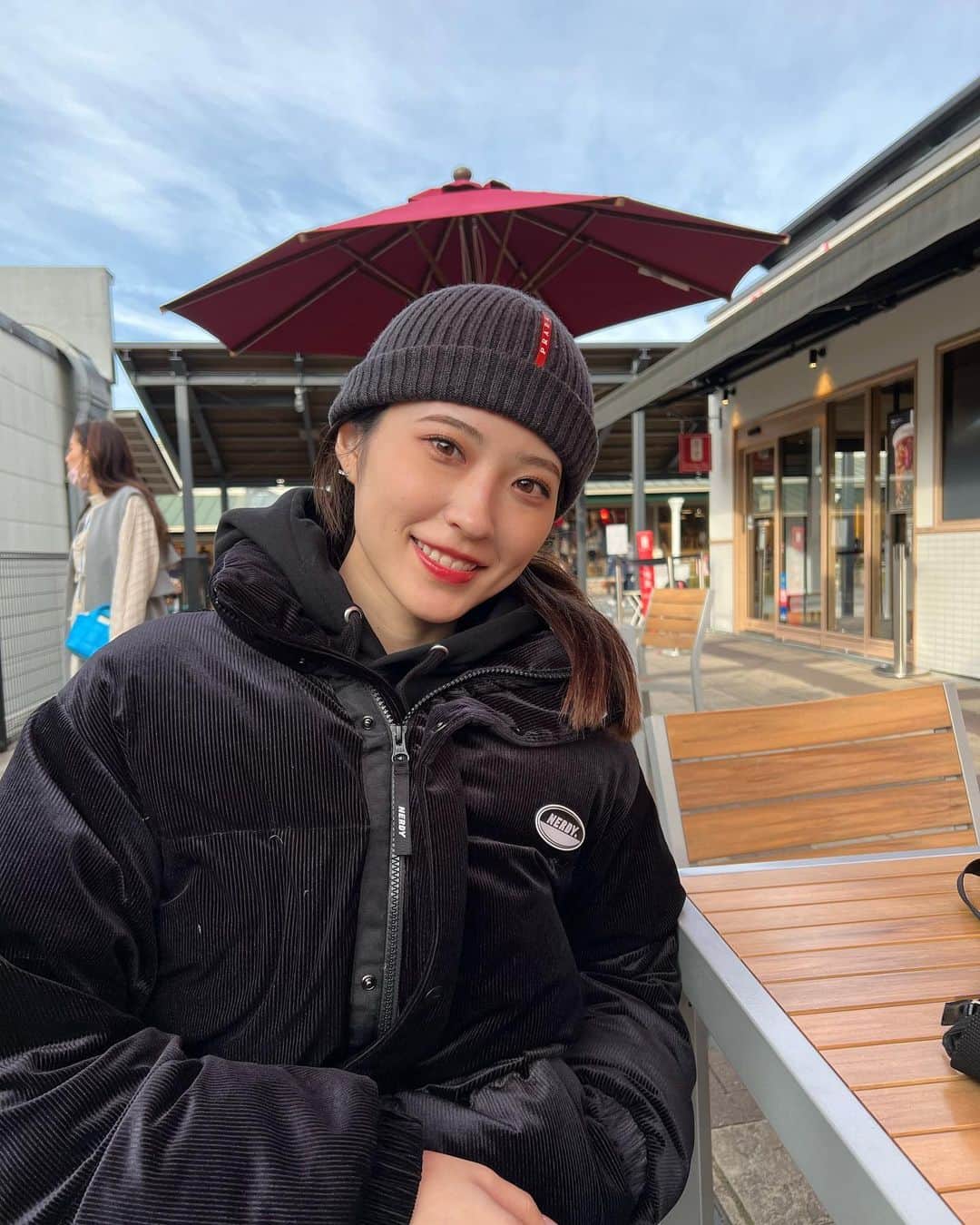 小山莉奈のインスタグラム：「25歳になりました︎☺︎🌸 今年も楽しく、大切な周りの人達と幸せに過ごせますように。♡」