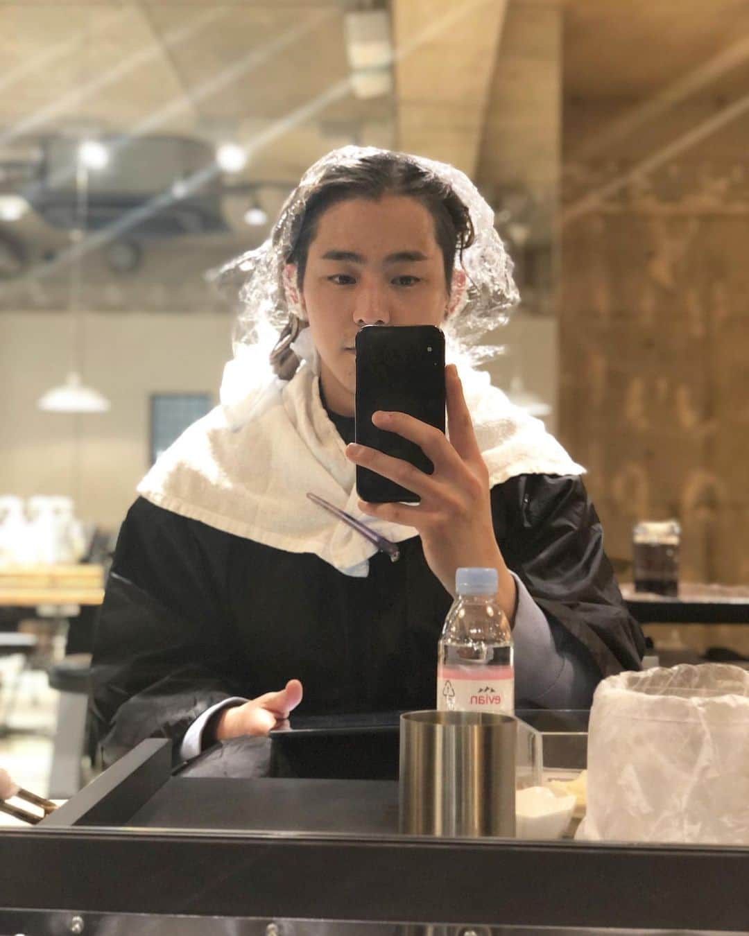 三海裕弥さんのインスタグラム写真 - (三海裕弥Instagram)「I dyed my hair. (first time☝️)✨ ・ 初めて髪の毛染めたんだ〜🤩」2月6日 22時32分 - kapetayo_yuya