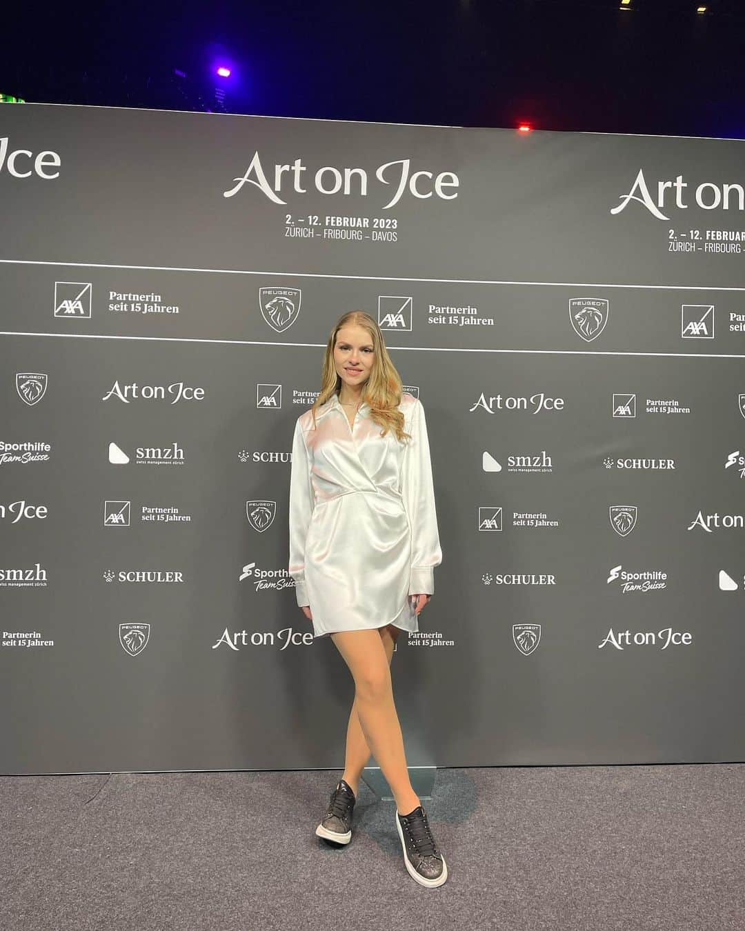のインスタグラム：「5 shows in Zurich ✅  Next stop Fribourg ✨」