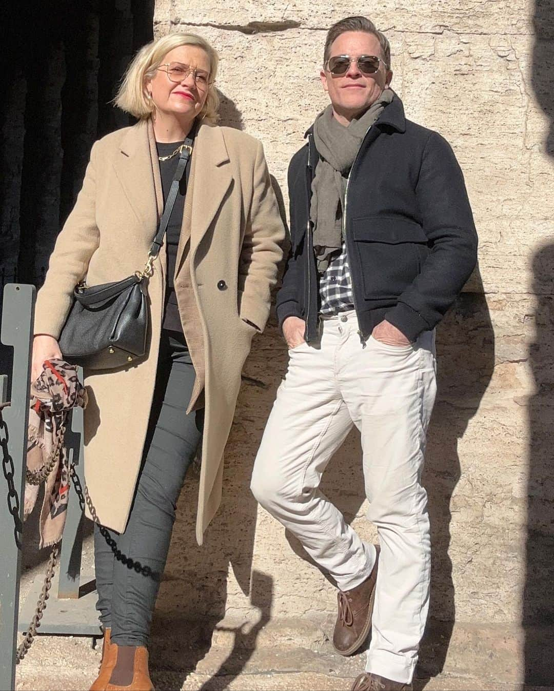 マイケル・ドイルのインスタグラム：「We met at a bus stop in Florence, backpacking in our 20s. Reunion this weekend in Rome. Minus the youth hostel. 🇮🇹」